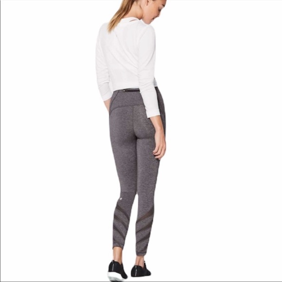 Lululemon Motionful 7/8 Tight 25" Size 4 - Picture 3 of 10